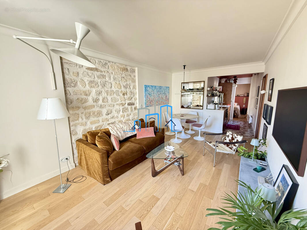 Appartement à PARIS-11E
