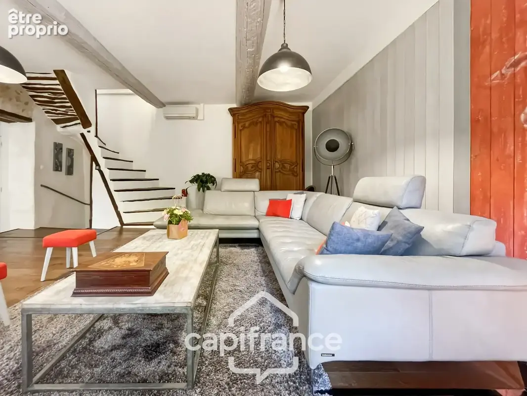 belle opportunité sur Alleins : maison de village de 102 m2 entièrement rénovée et climatisée, 2 niveaux avec 2 grandes chambres - photo 6