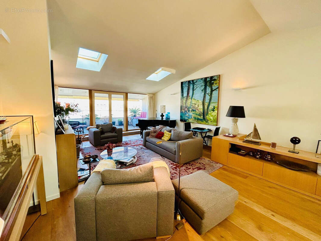 Appartement à MARSEILLE-7E