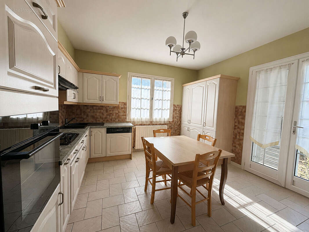 Maison Montlucon 6 pièce(s) 137.24 m2 - photo 4