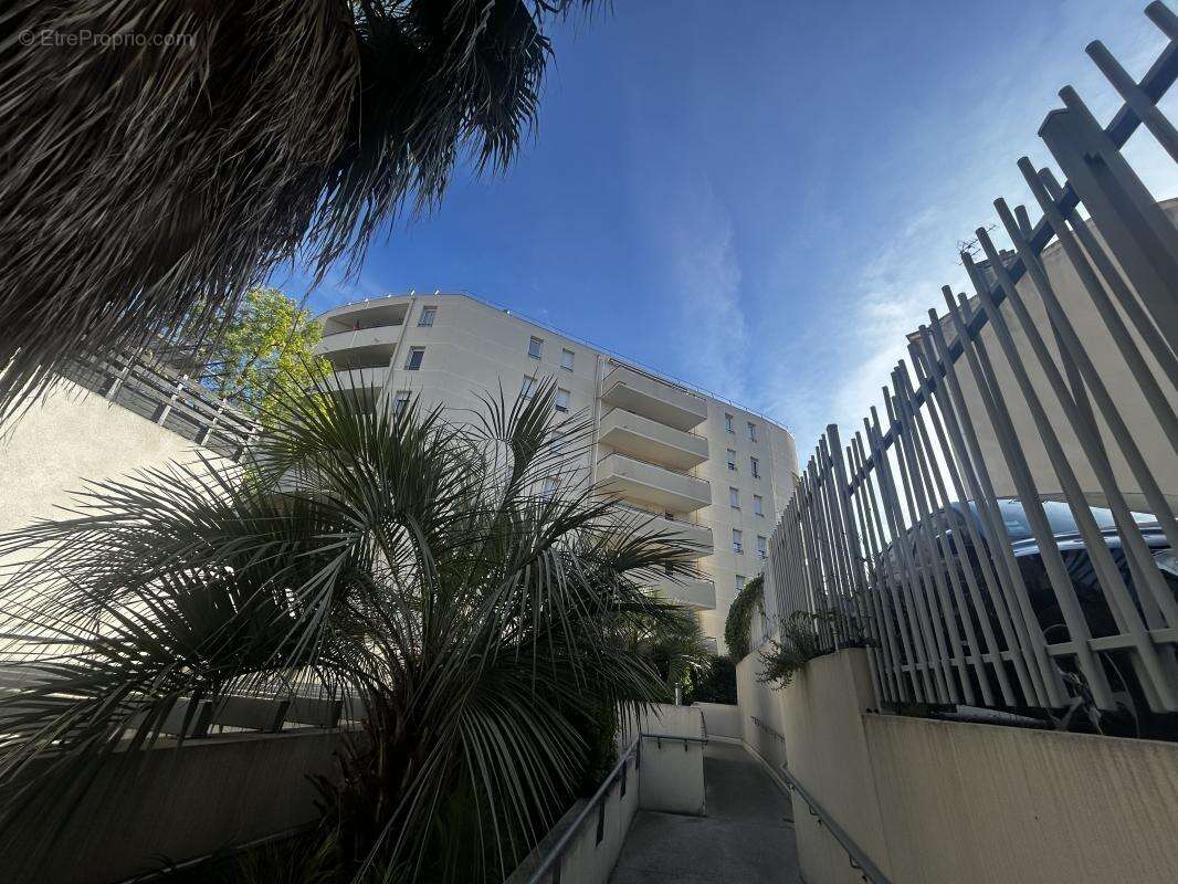 Appartement à MARSEILLE-4E