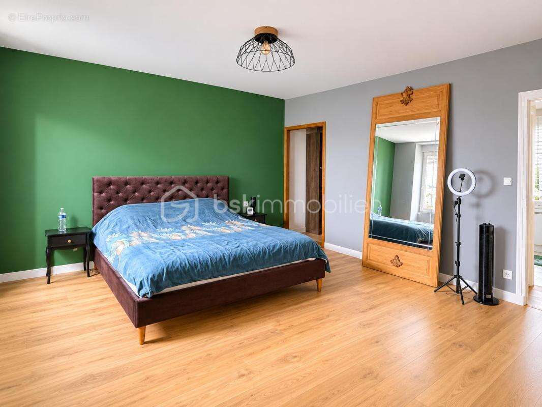 En Exclusivité, maison de caractère de 131m2 avec piscine - photo 13