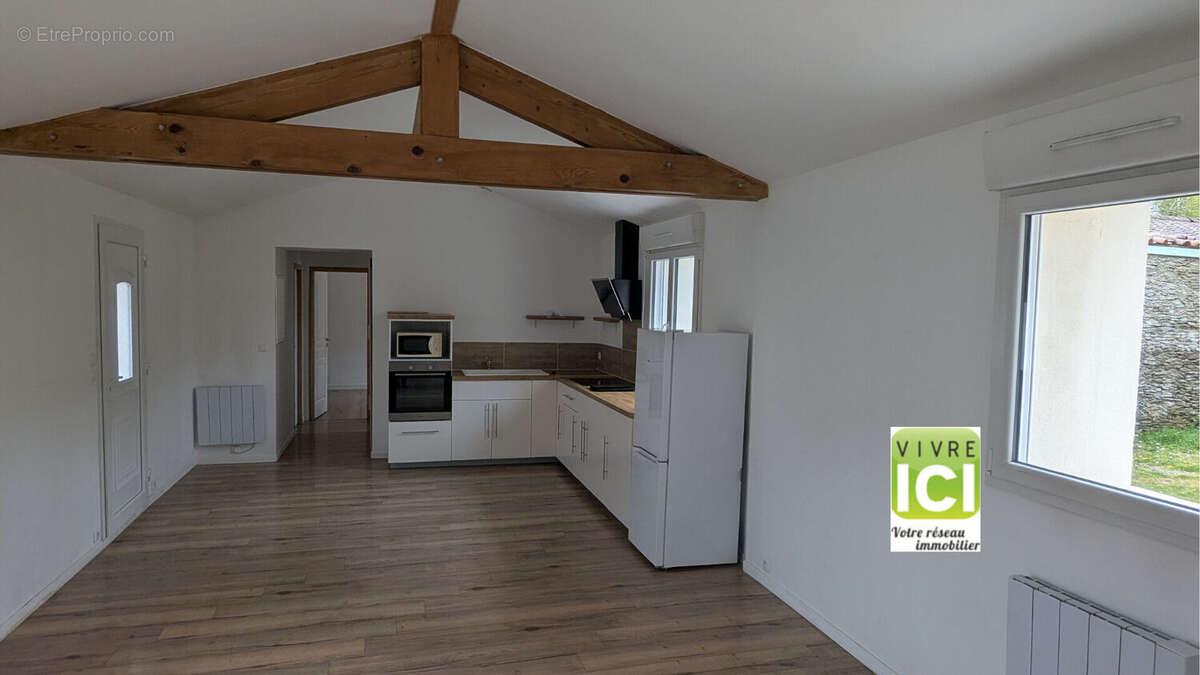 Maison à SAINT-JULIEN-DE-CONCELLES