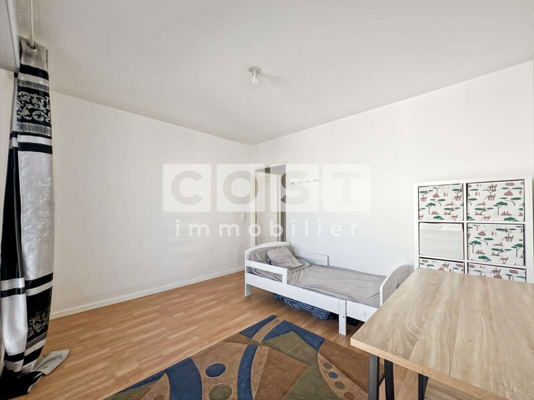 Appartement à COLOMBES