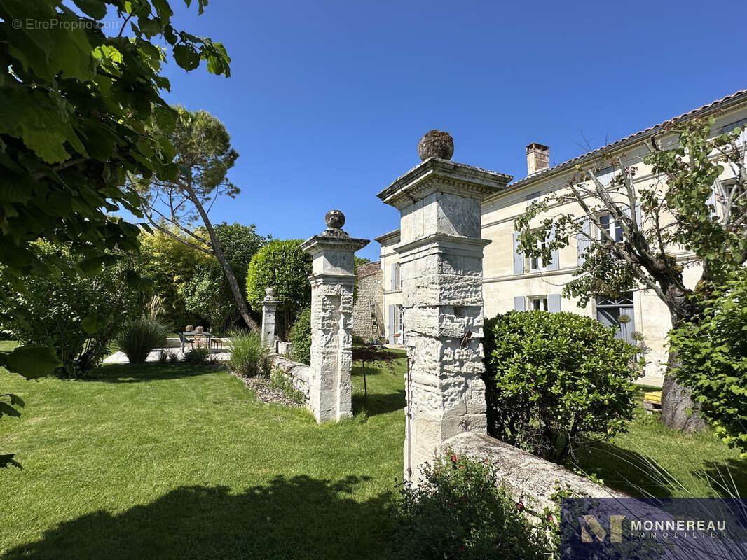 Maison à JURIGNAC