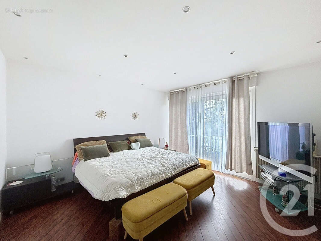 Maison à CHAMPNIERS