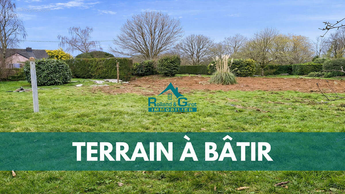 Terrain à THORIGNE-FOUILLARD
