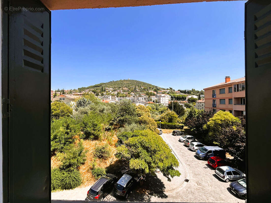 Manosque Quartier Mont d'Or  Bel appartement T3 traversant avec vue panoramique - photo 7
