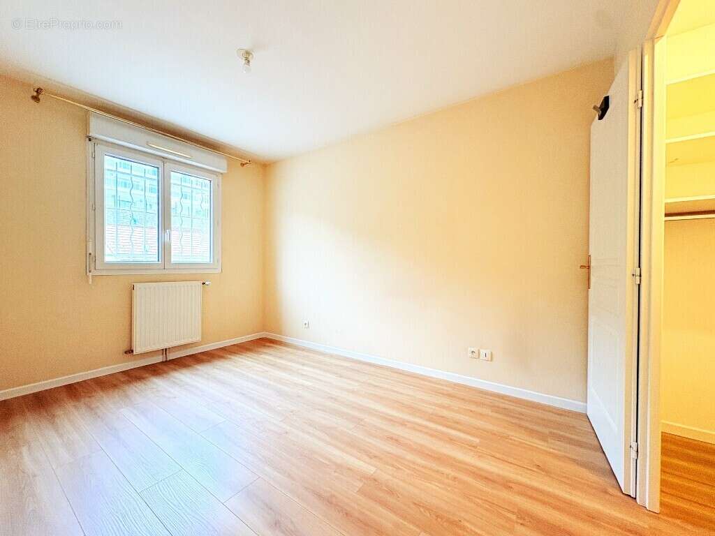 Appartement à ALLONZIER-LA-CAILLE