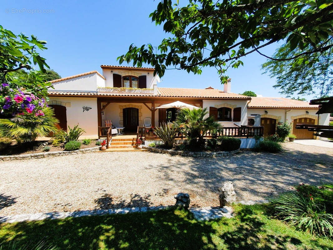 Maison à MESCHERS-SUR-GIRONDE