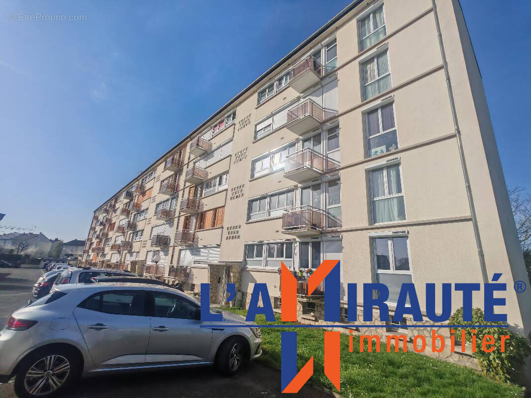 Appartement à SARTROUVILLE