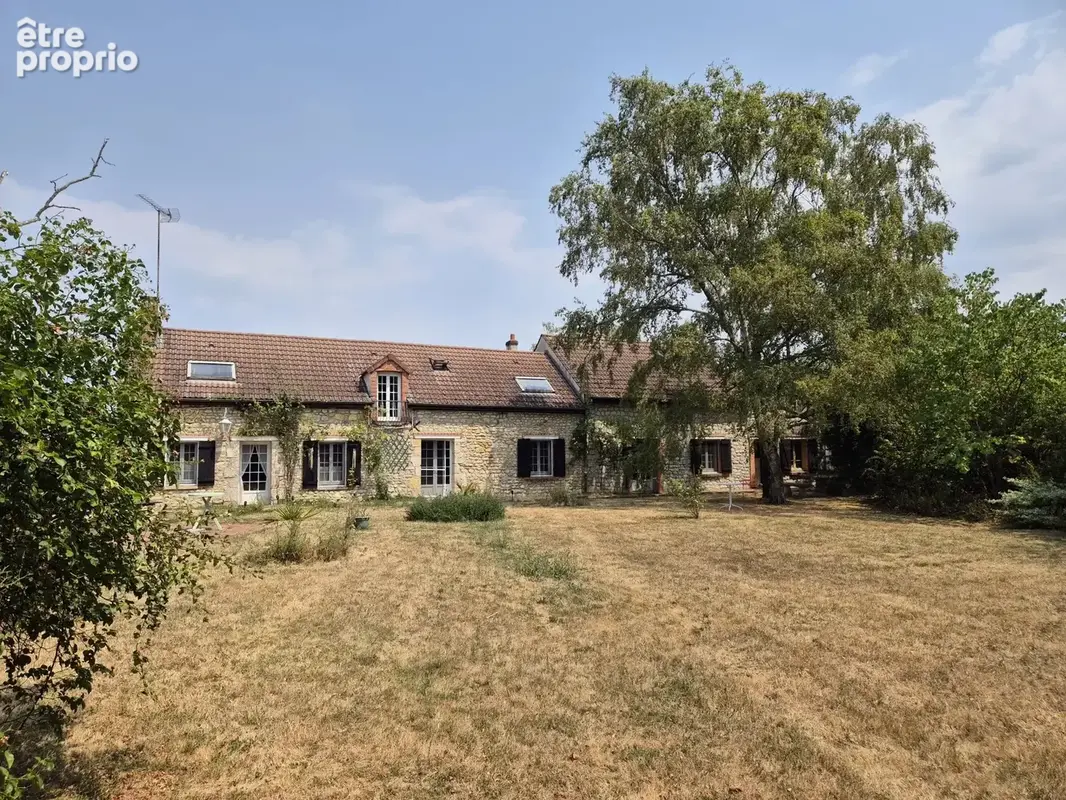 Maison à BELLEGARDE