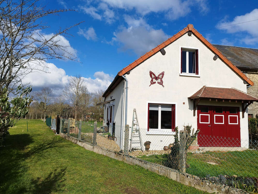 Propriété avec deux maisons et un gîte sur 7000m2 de jardin - photo 21