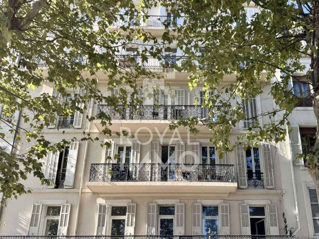 Elégance Haussmannienne, 107m2, 4 chambres, balcon filant - photo 2