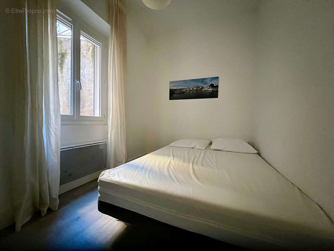 Appartement à MARSEILLE-2E