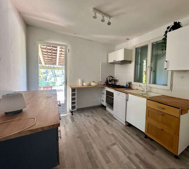 Maison à CHATEAUNEUF-LE-ROUGE