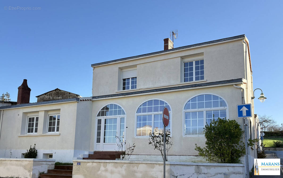 Maison à L'ILE-D'ELLE