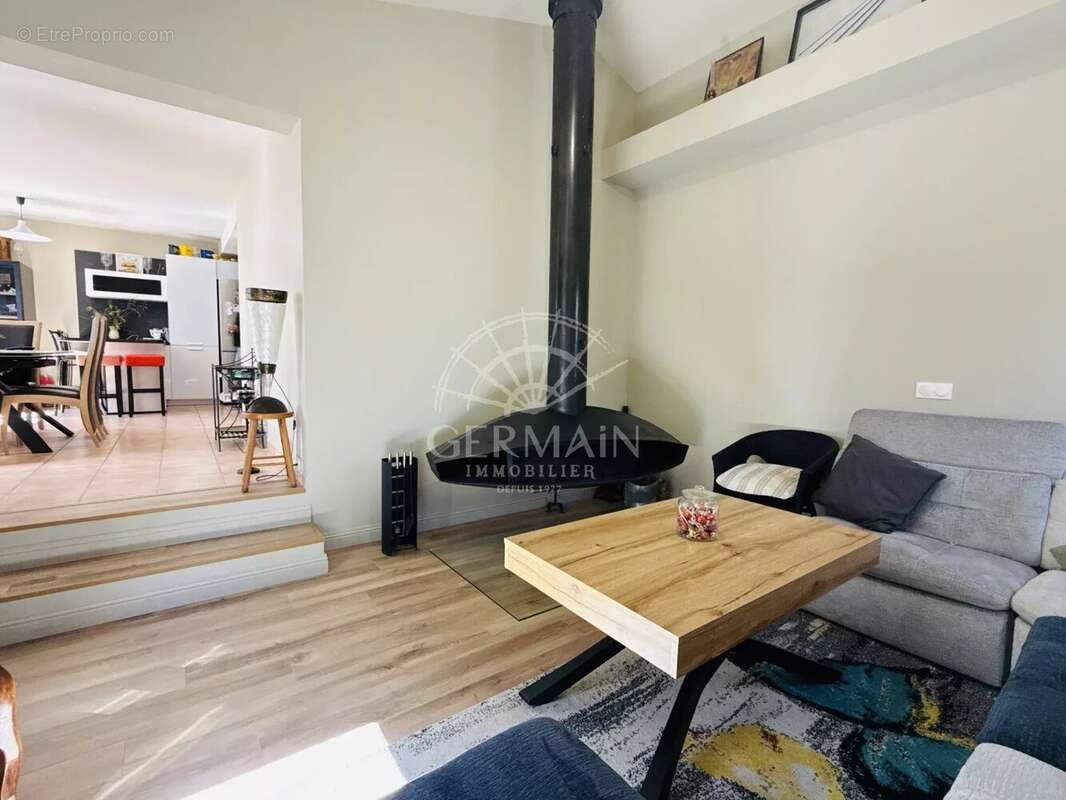 Maison à L'ISLE-SUR-LA-SORGUE