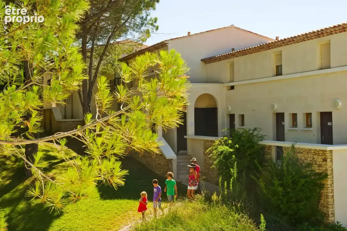 INVESTISSEMENT LOCATIF  Beaumettes  Résidence de Tourisme Goélia Le Domaine du Moulin Blanc - 7,18% de rentabilité - photo 11