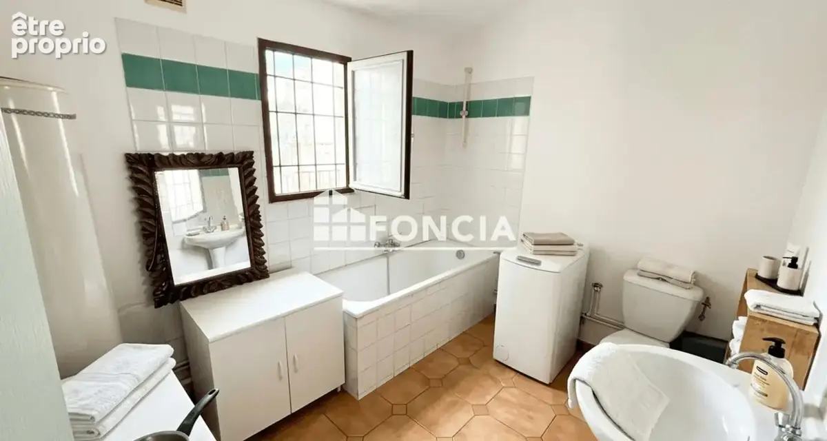 Marseille 1er (Quartier Belsunce) - Lot de 3 appartements (T3, T3, T2 avec terrasses) – Possibilité d'achat de l'immeuble entier - photo 7