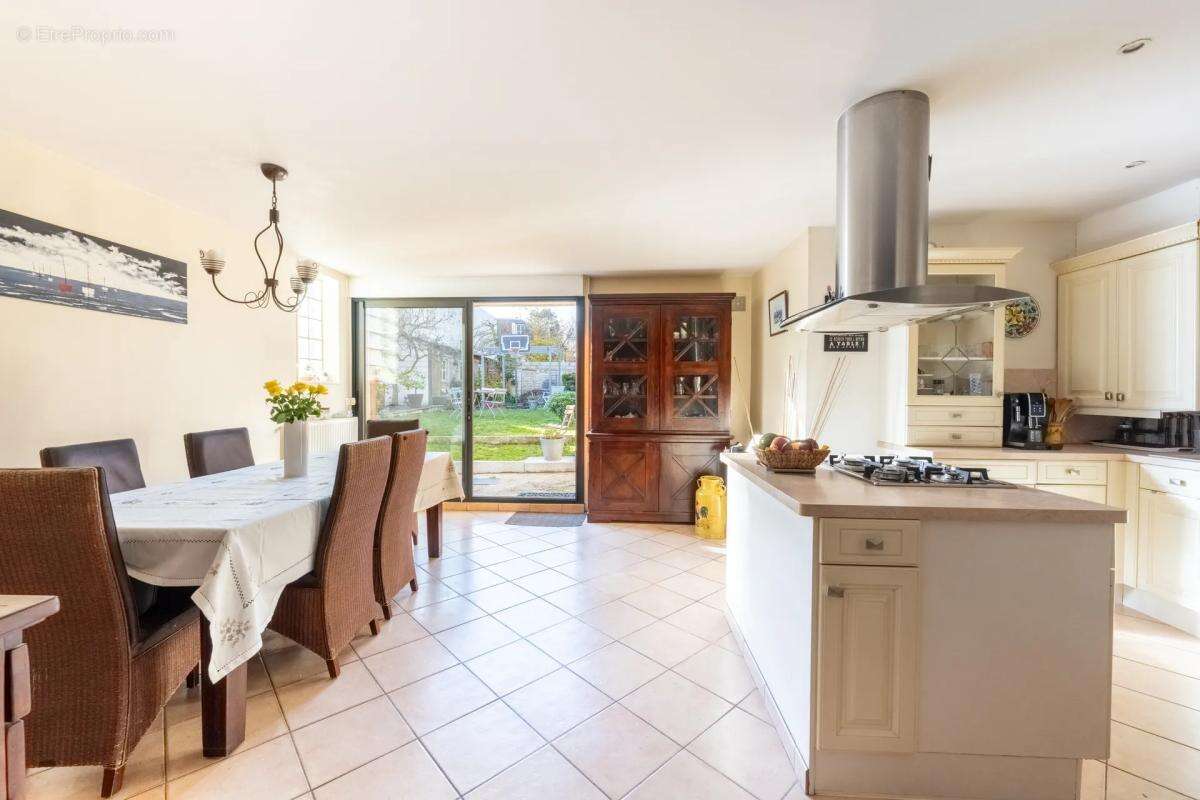 Maison à MONTLIGNON