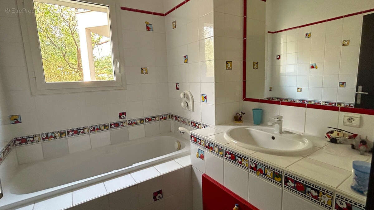 Maison à SAINT-MARTIN-DE-LONDRES