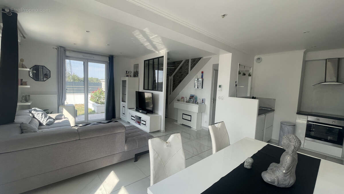 Maison individuelle de trois chambre sur 323m2 de terrain - photo 4