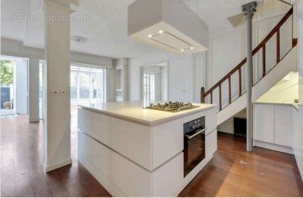 Maison à NEUILLY-SUR-SEINE