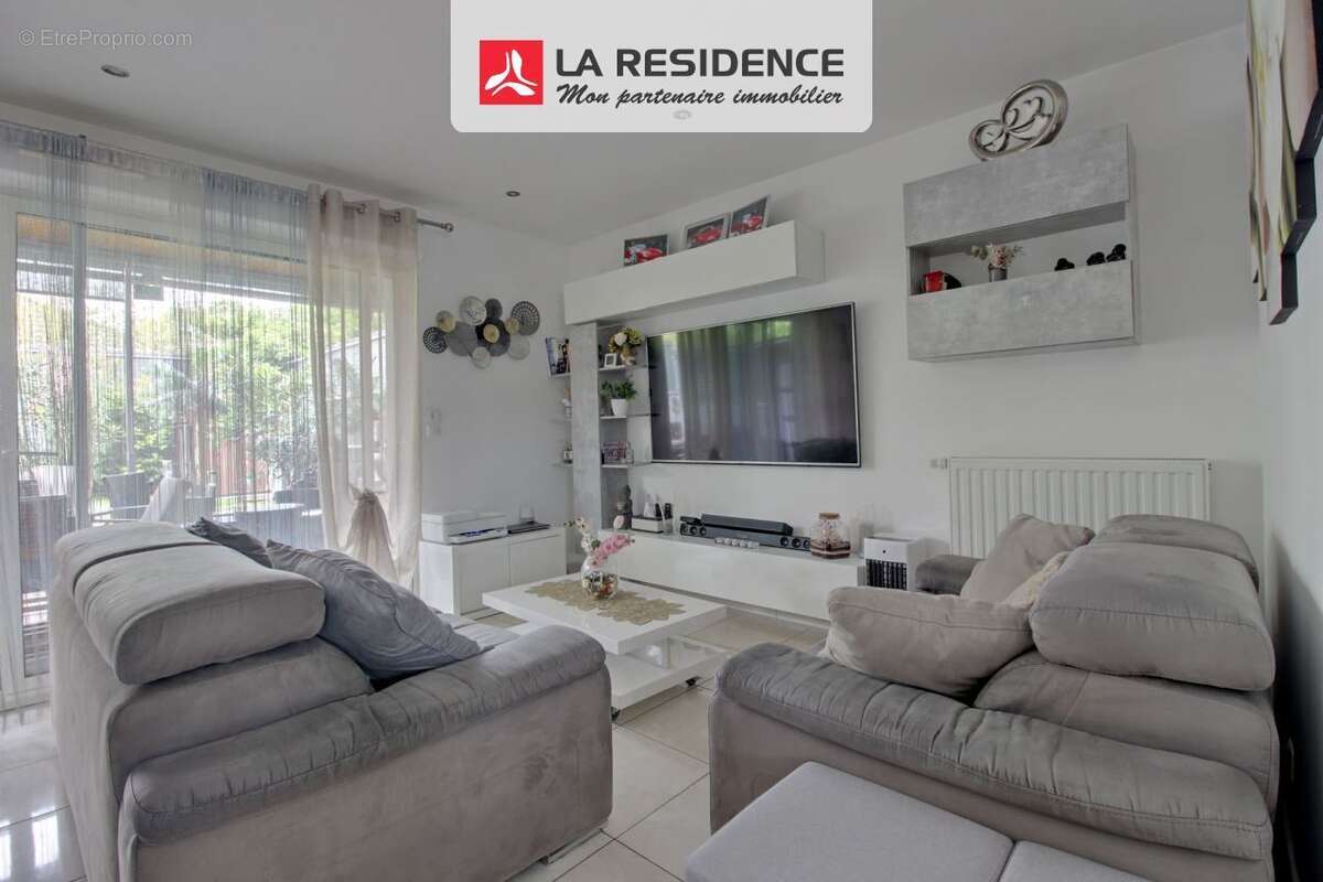 Maison à SARTROUVILLE