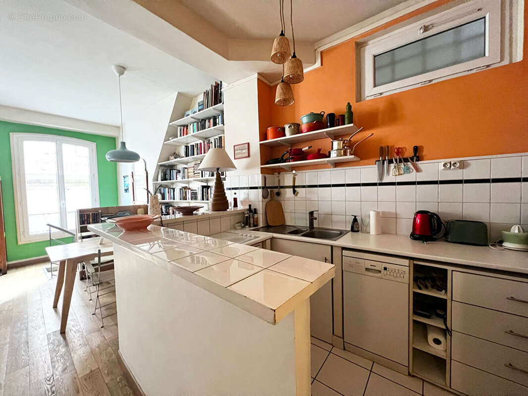 Appartement à PARIS-18E