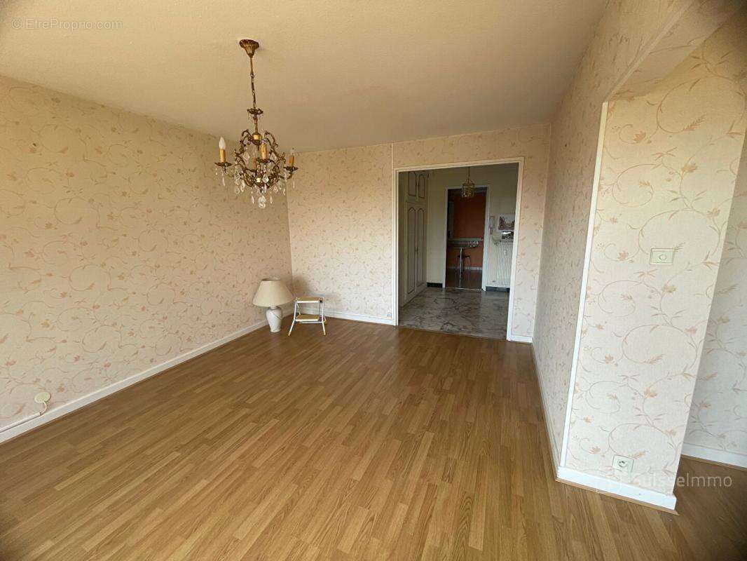 Valdoie,  spacieux appartement T4  très lumineux avec balcon et garage - photo 3
