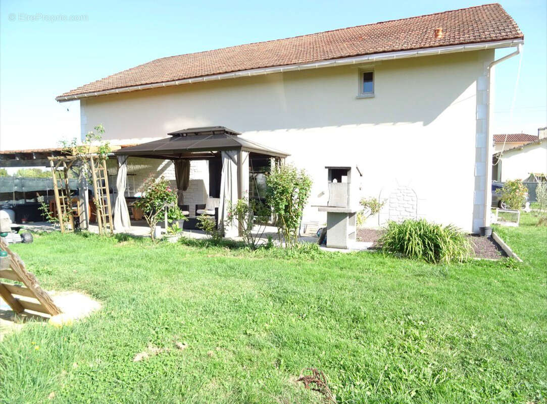 Maison à MONTPON-MENESTEROL