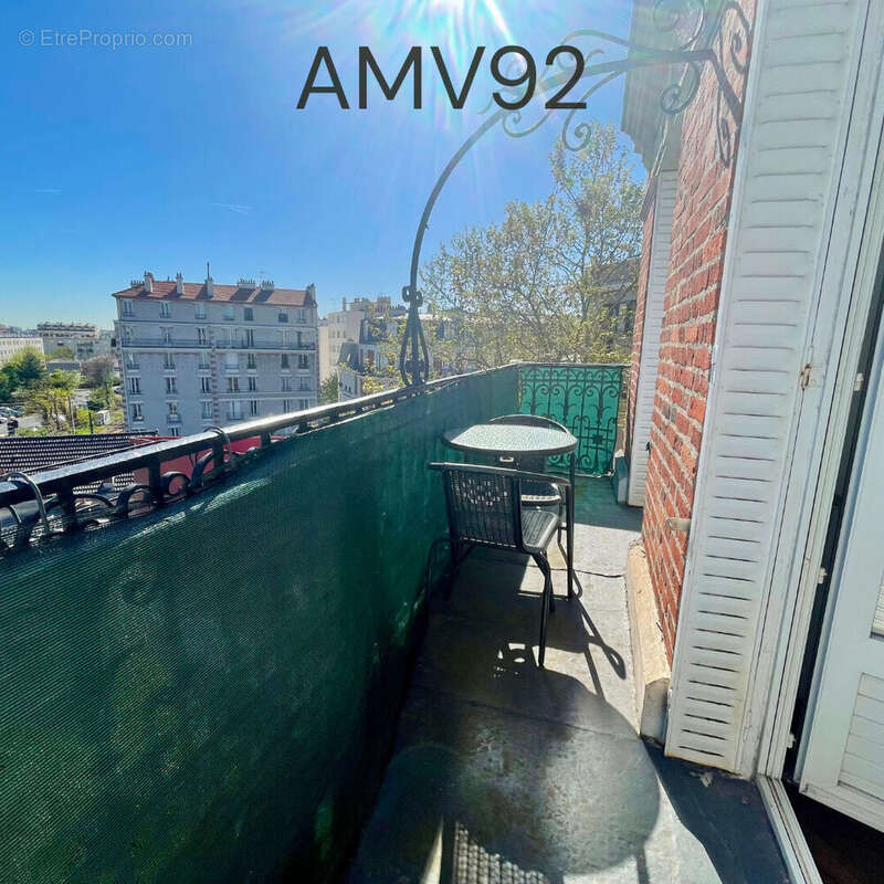 Appartement à LA GARENNE-COLOMBES