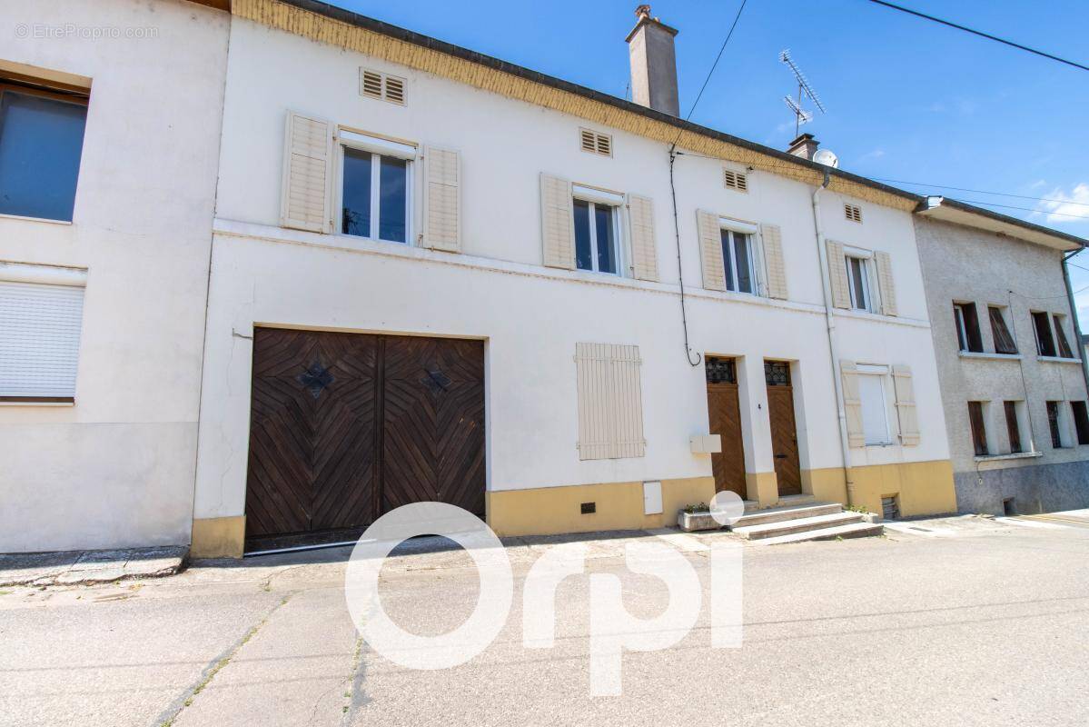 Maison à FAULX