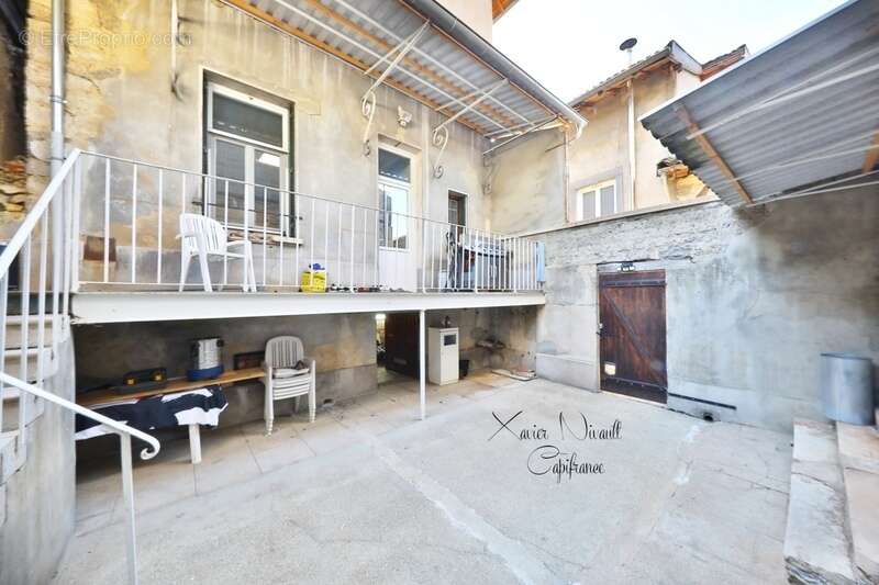 Maison à MONTREVEL-EN-BRESSE