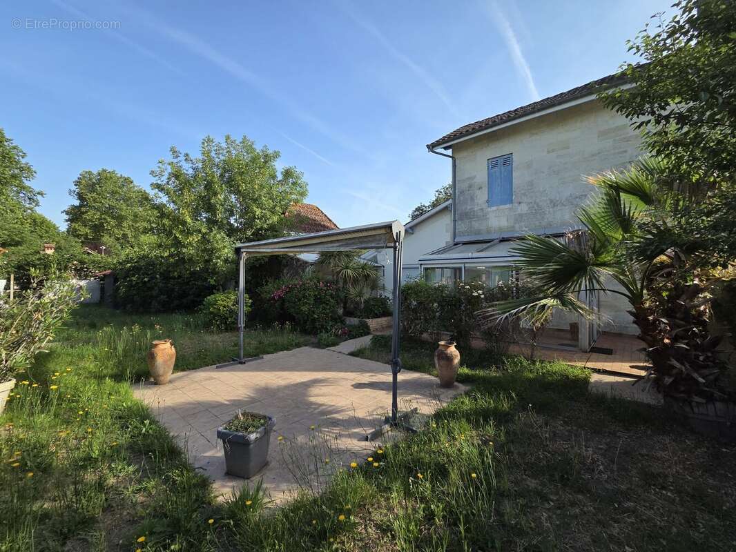 Maison 175 m² à Saint-Denis-De-Pile  - photo 5