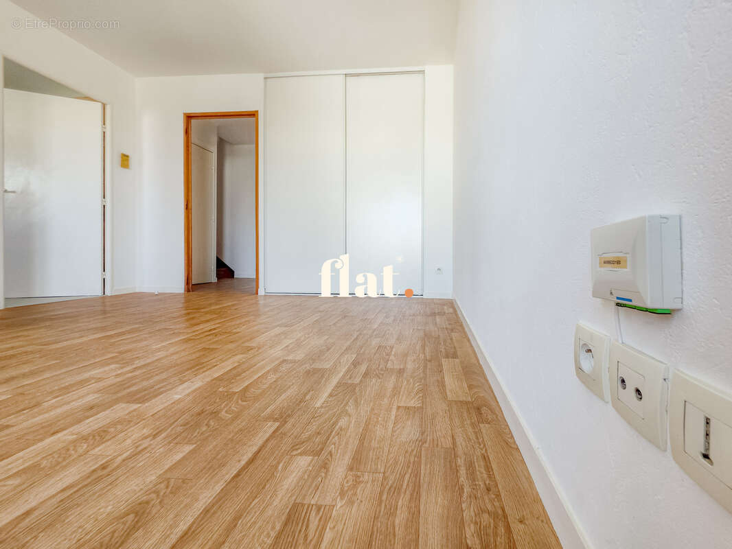 Duplex T2  54 m2/ 5e et dernier étage / Quai Magellan - photo 10