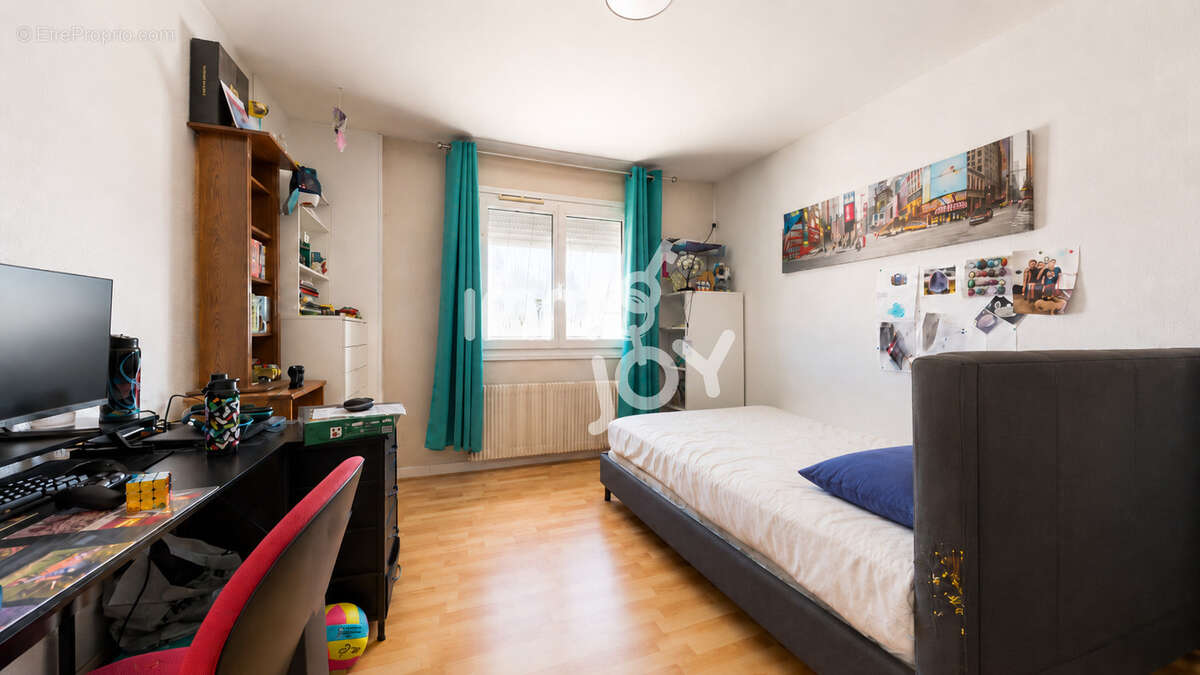 Appartement à CAZERES
