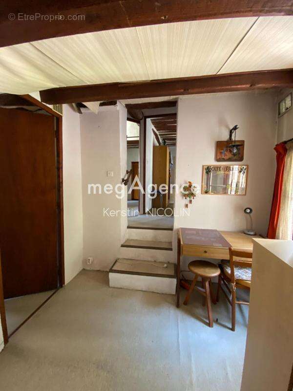 Maison de village, garage, caves et beau potentiel - photo 7
