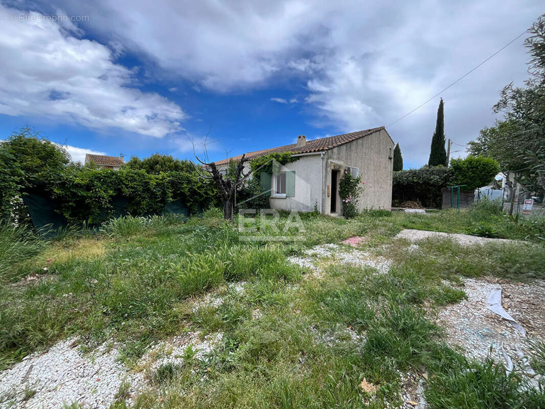 Maison à MAILLANE