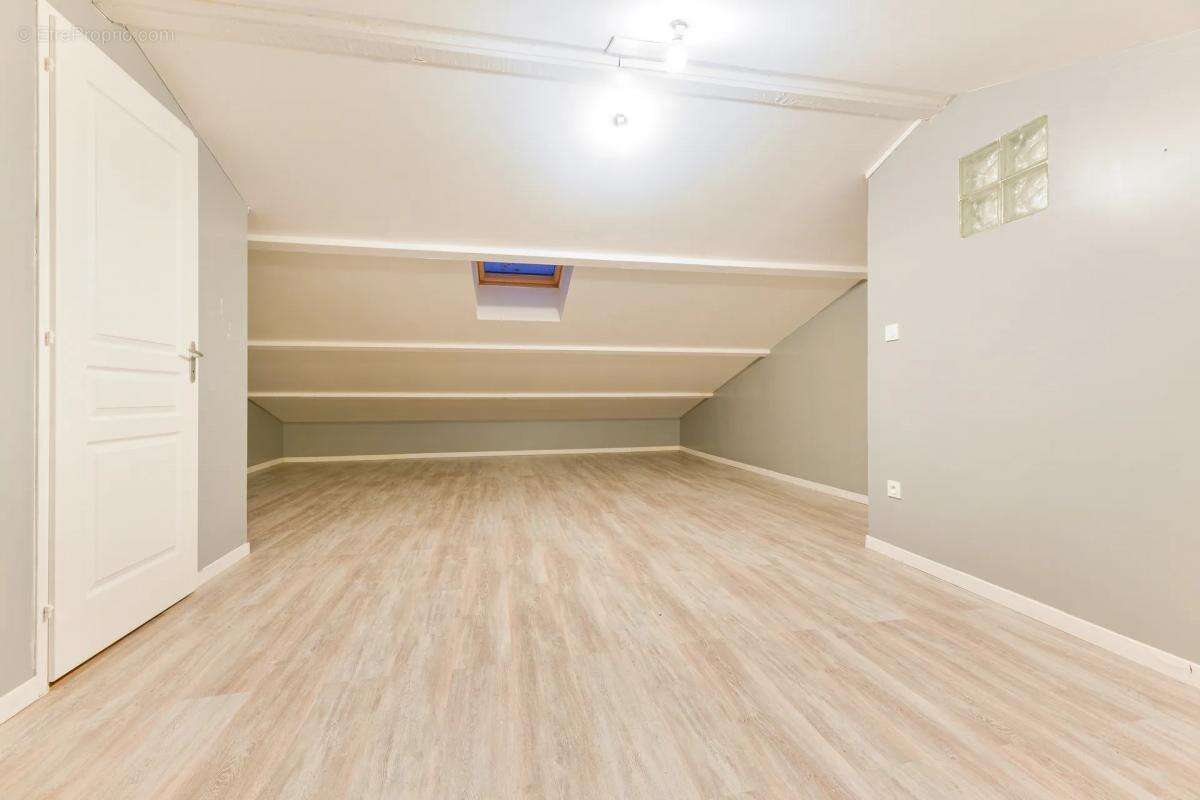 Maison à AIGREFEUILLE-SUR-MAINE