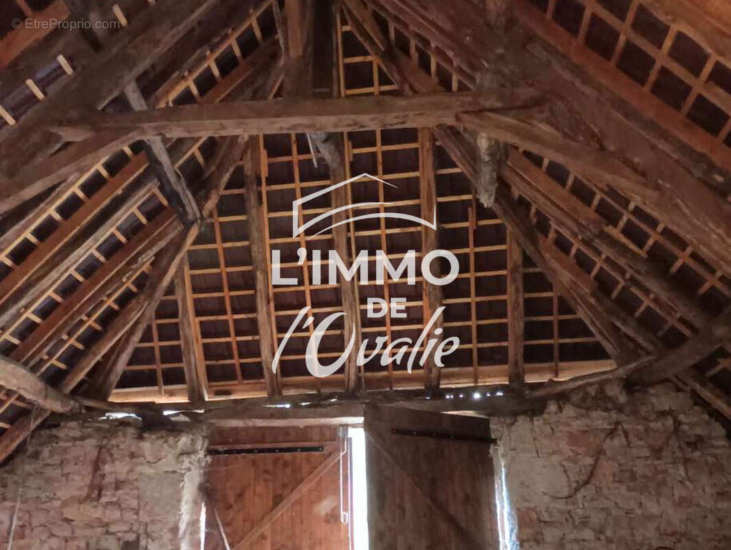 Maison à LES QUATRE-ROUTES-DU-LOT