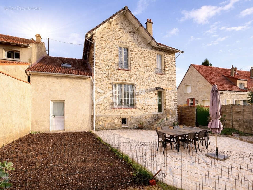 Maison à BROU-SUR-CHANTEREINE