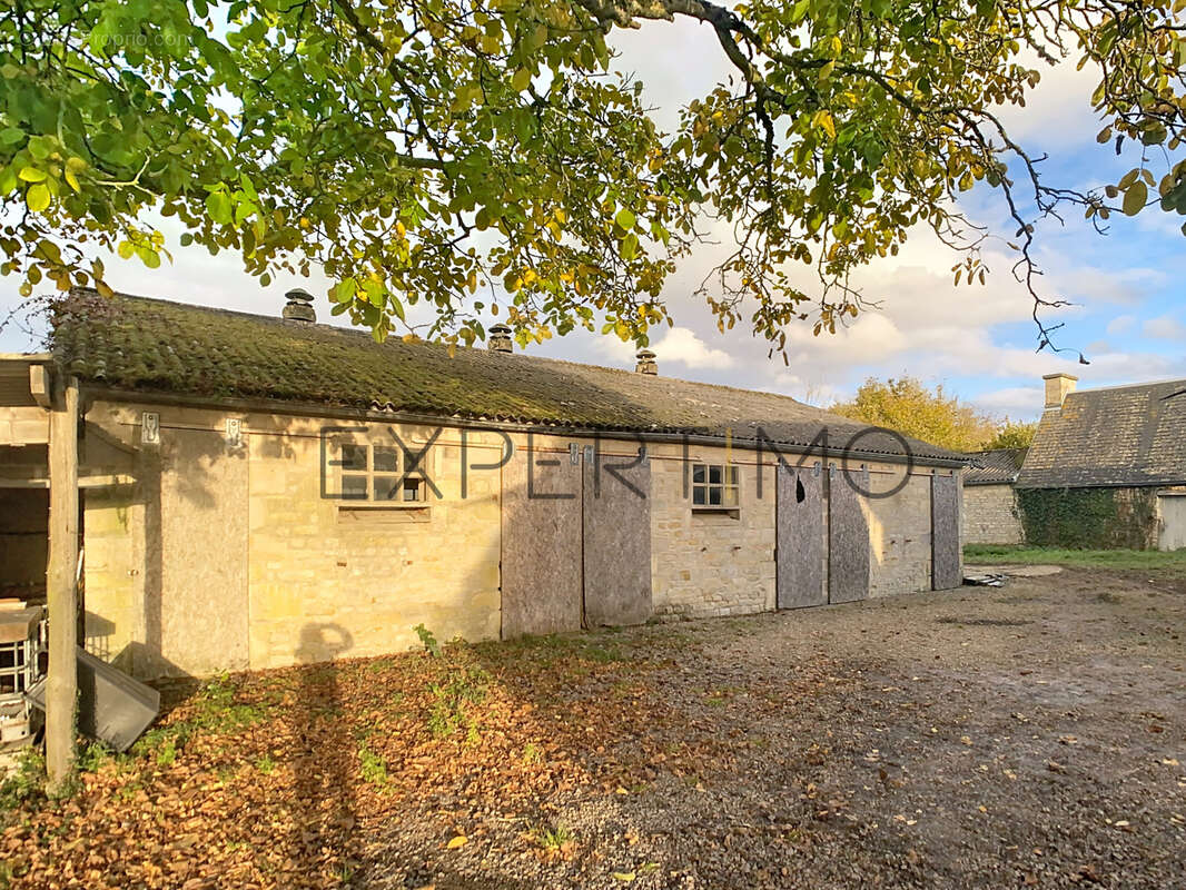 Maison à MONTS-EN-BESSIN