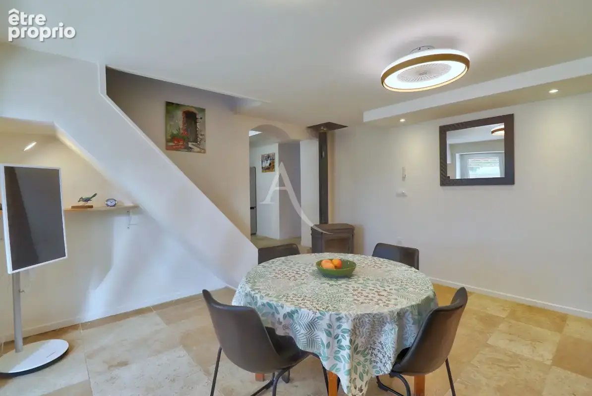 Villa lumineuse au calme avec terrasse dependance garage jardin arbore puit - photo 3