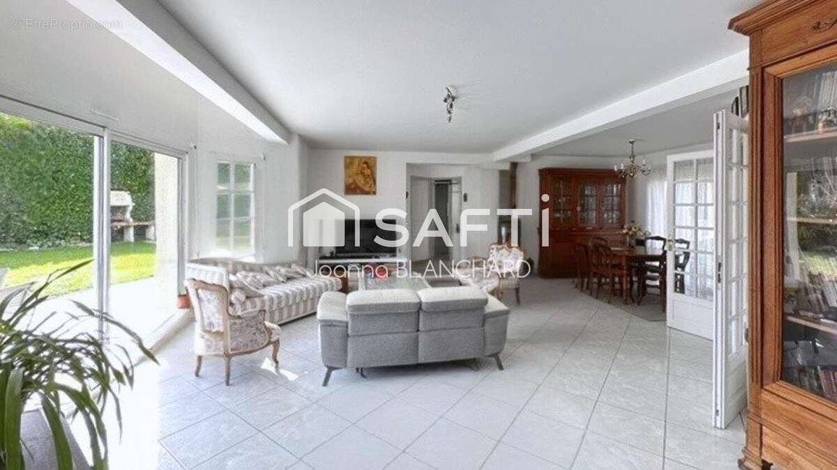 Photo 3 - Maison à LE HAILLAN