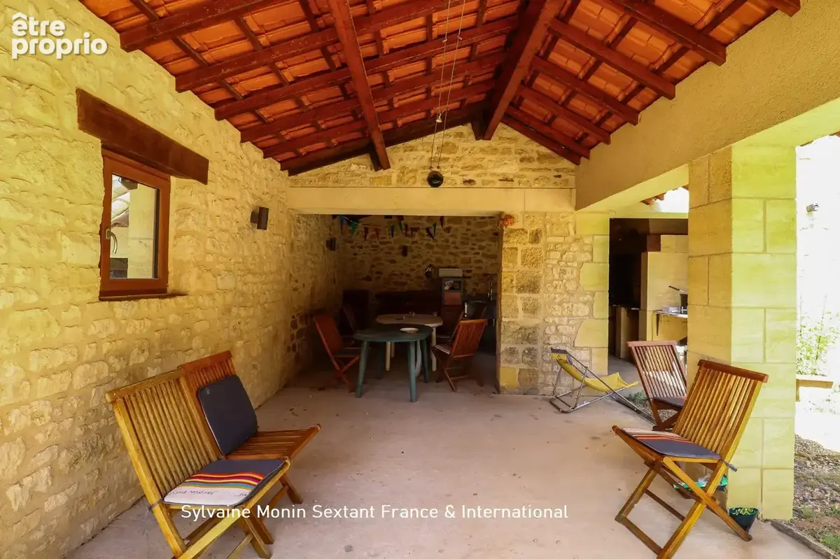 Elegante maison de caractère en pierre, 6 chambres, piscine, dépendances sur un terrain arboré de 5 000 m2 - photo 7