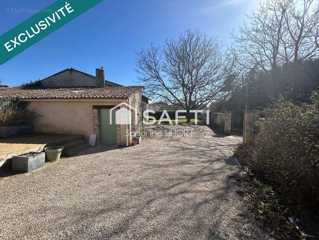 Photo 2 - Maison à GERMOND-ROUVRE