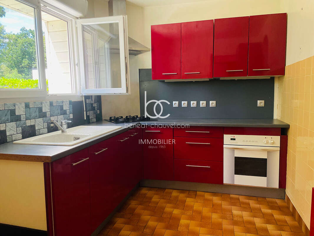 Maison LE TOUR DU PARC - 88 m2 - cadre verdoyant - 1050 m2 de terrain - photo 4