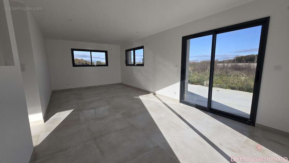 Maison à SAINT-JULIEN